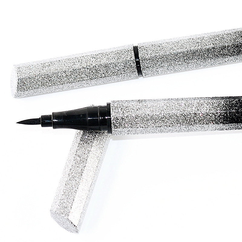 Eyeliner liquide noir Sky Li Novice Not Easy