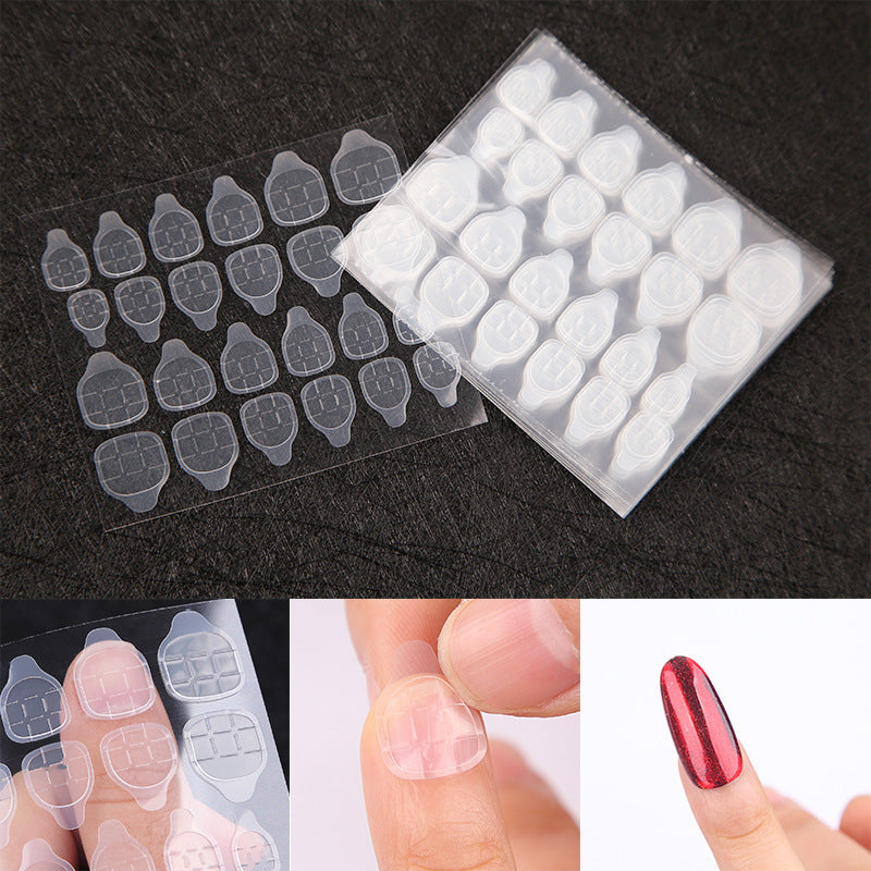 Portez des autocollants pour ongles transparents et invisibles avec de la colle Jelly Glue