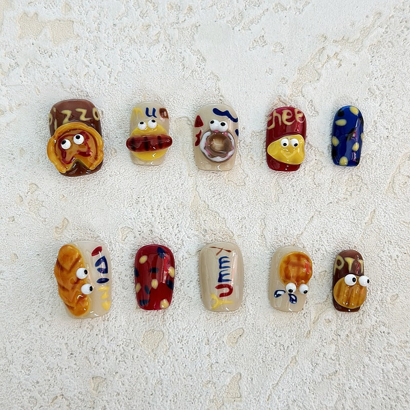 Nail Art court et mignon fait à la main avec un dessin animé