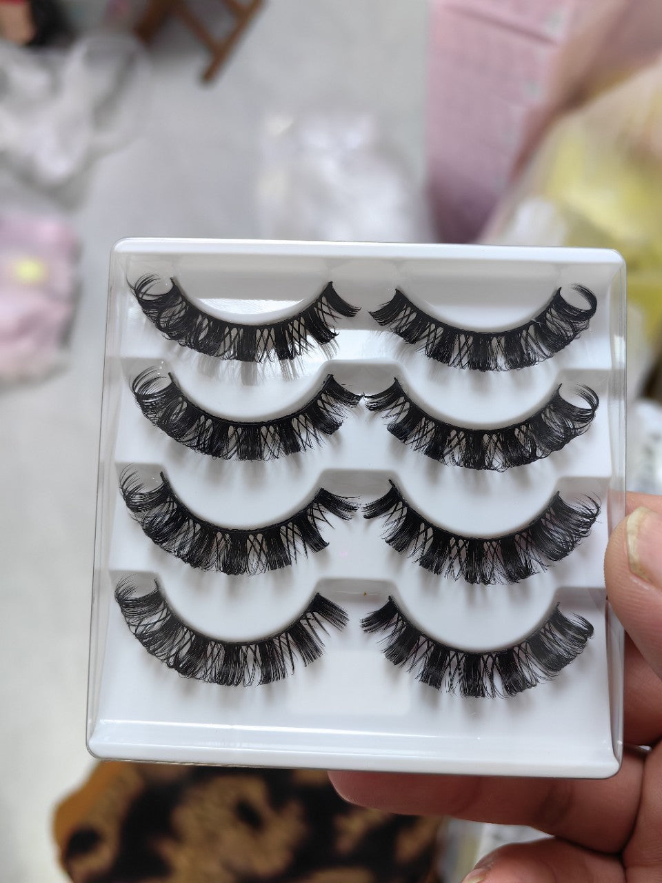 Faux cils russes Little Devil Eyelashes allongés en un seul lot