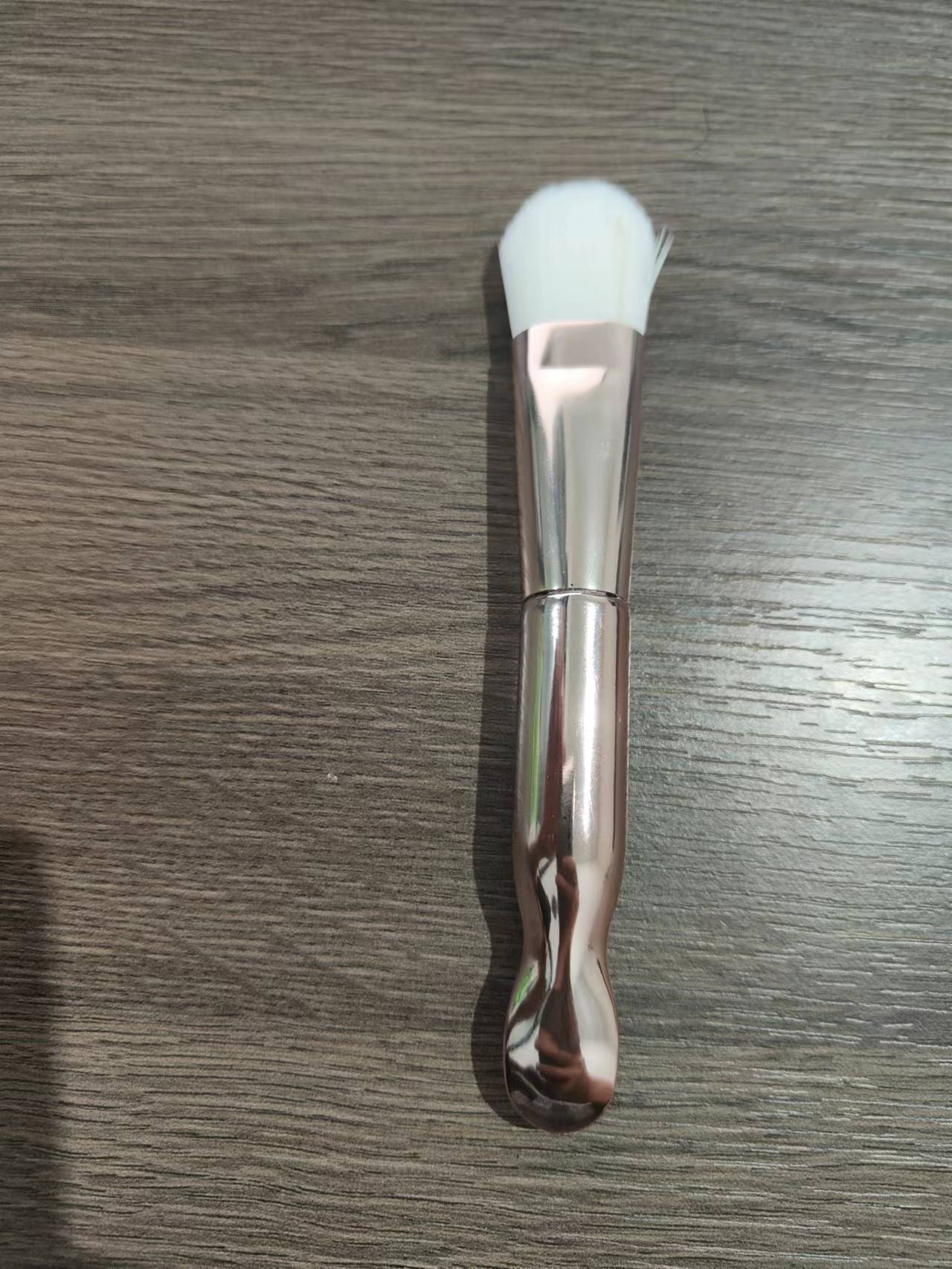 Brosse à poils souples en silicone avec cuillère Accessoires de maquillage doubles