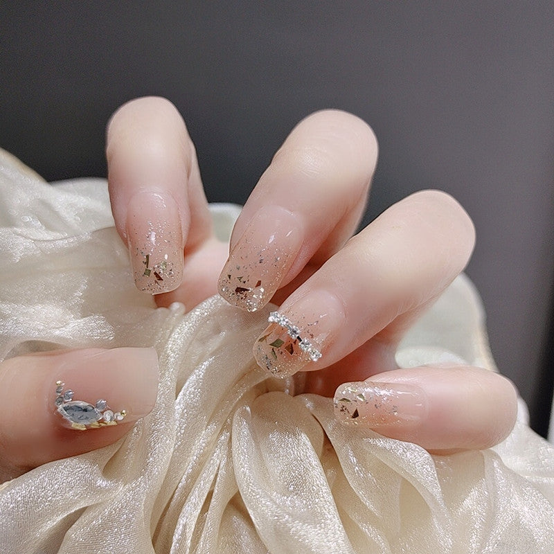 Nail Art doux et frais, style quotidien, blanc, pur désir