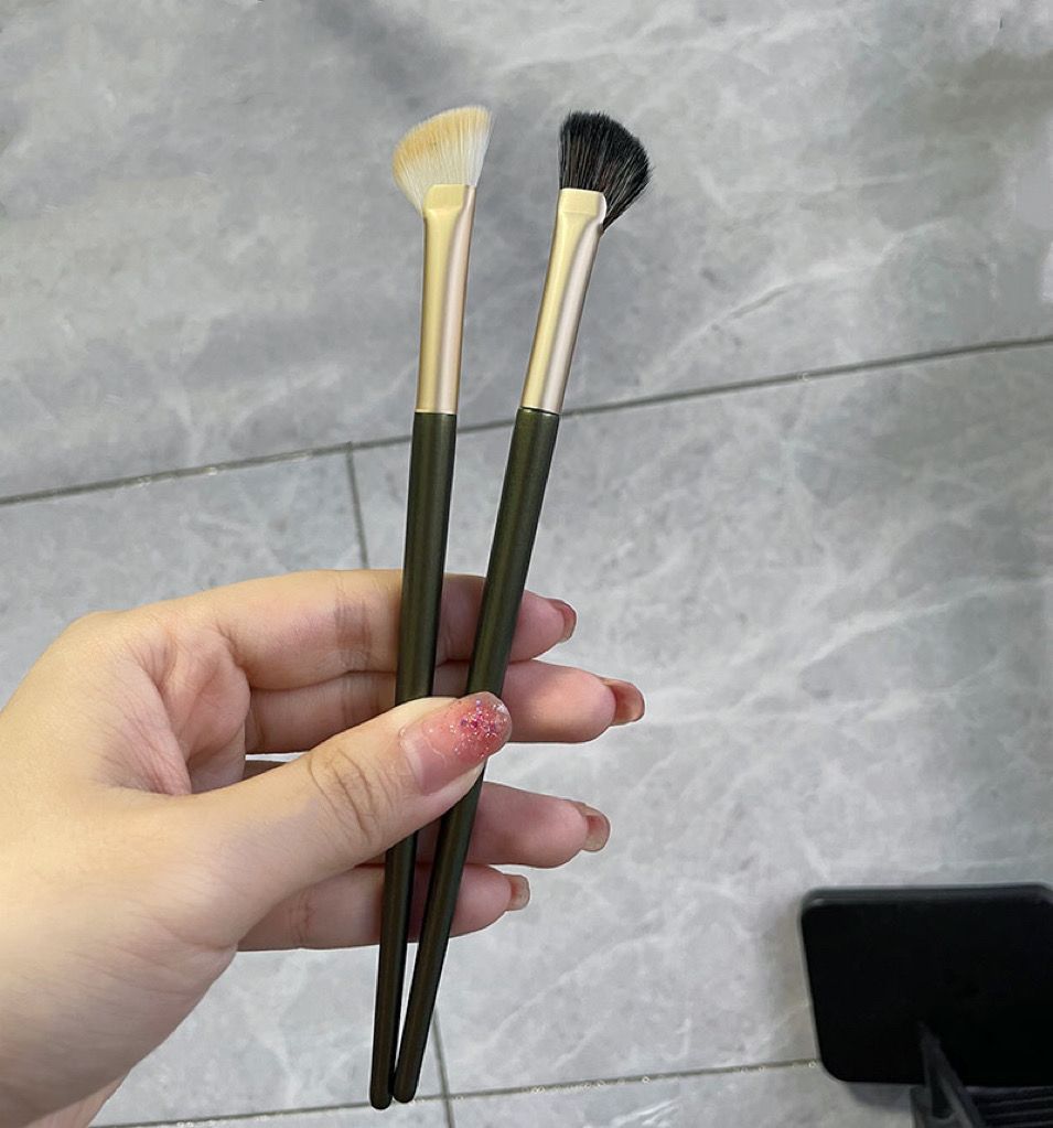 Fan-shaped Countour Brush Sickle-shaped Oblique Head Small Shadow Nose Makeup Brushes Accessories