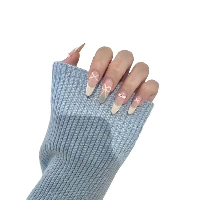 Nail Art à la mode fait main avec des pointes de ballet douces