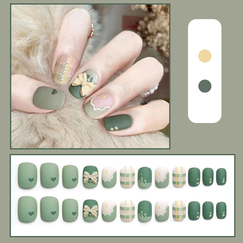 Nail Art court amovible fait main givré à motif papillon vert