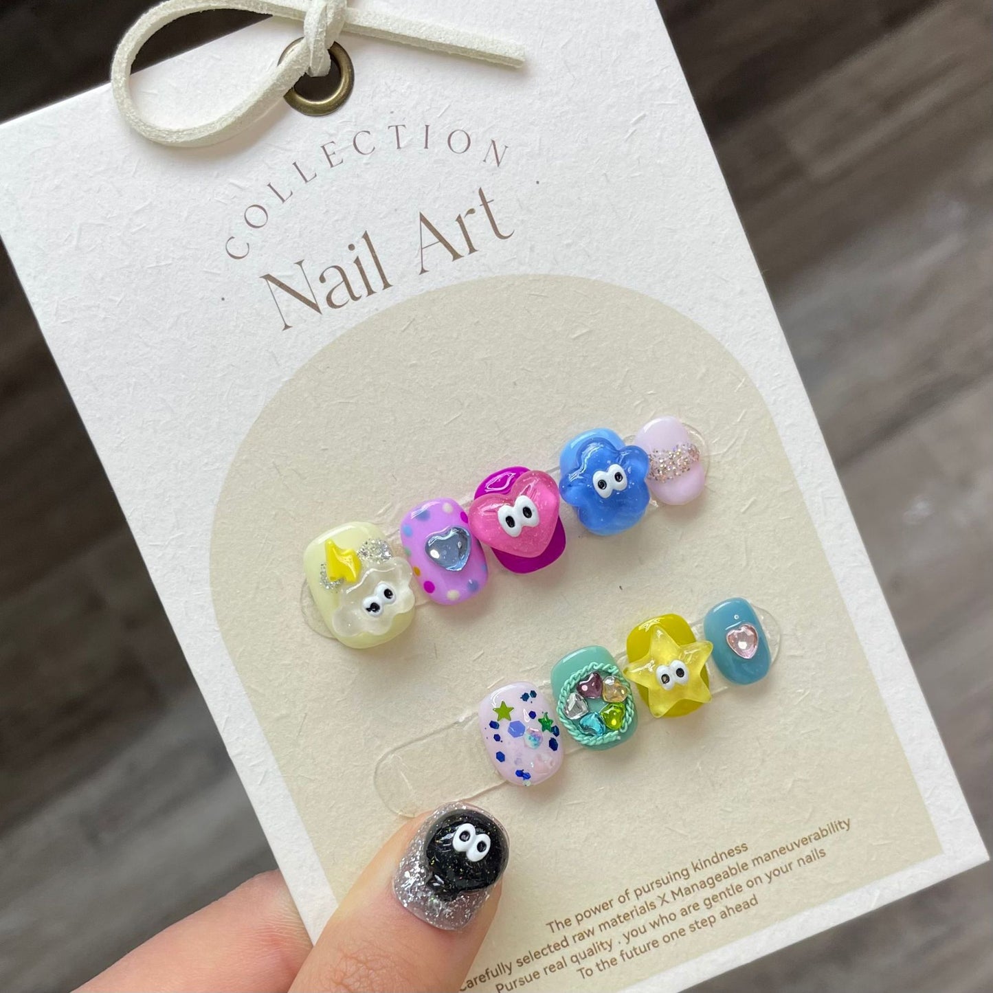 Autocollants pour ongles en forme d'armure de dessin animé mignon de couleur bonbon