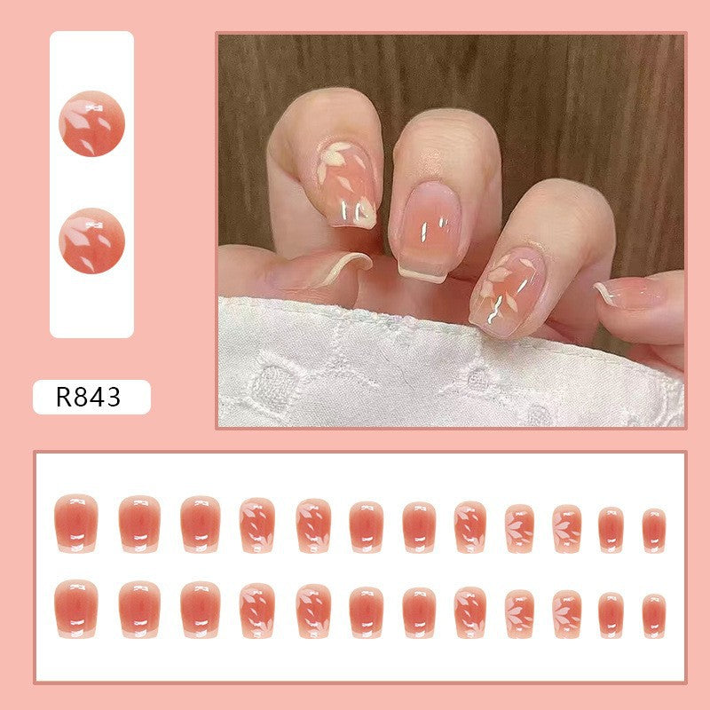 Finitions rigoureusement sélectionnées pour porter un nail art Armor