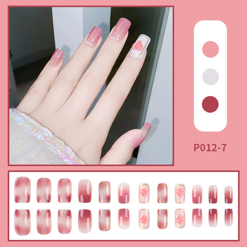 Porter une armure avec un gros nœud papillon en diamant French Cute Nail Art