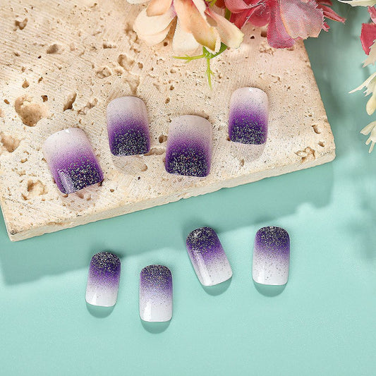 Nail Art dégradé violet coloré et rêveur