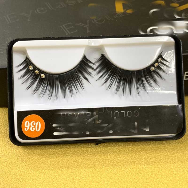 With Diamond Eyelashes Ten Pairs Of False Lashes