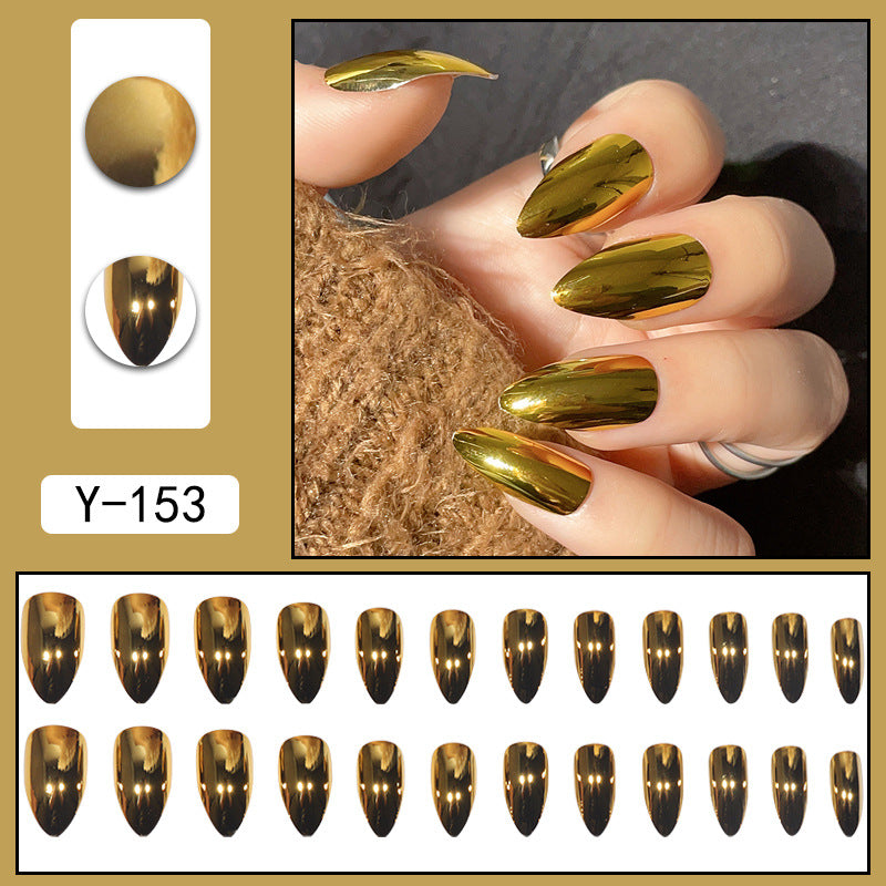 Faux ongles courts Wear Armor Nail Art