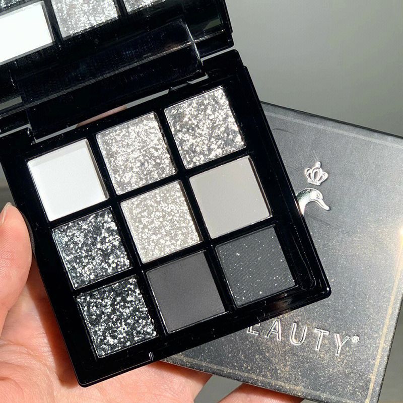 Plate Pearlescent Thin Glittering Dark Metal Eyeshadow