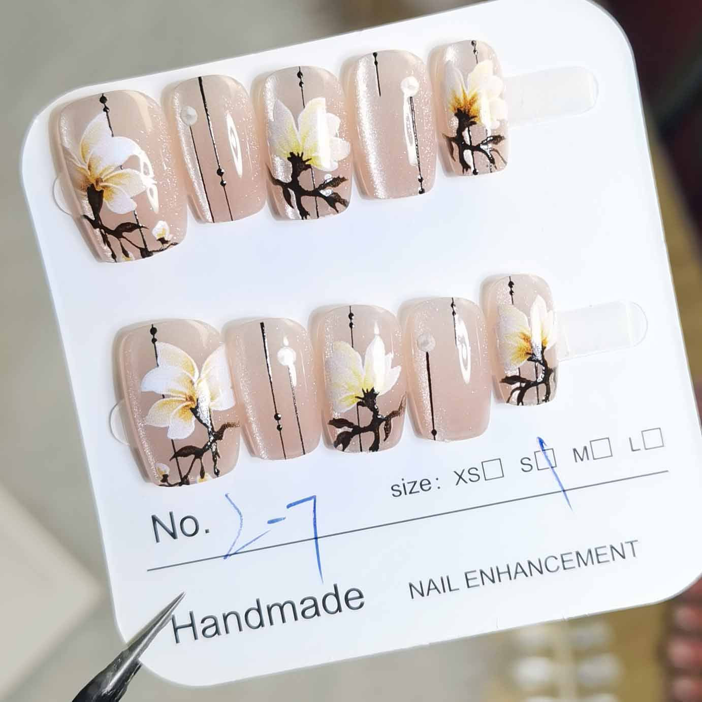 Autocollants pour ongles en forme de chat faits à la main, à porter au quotidien