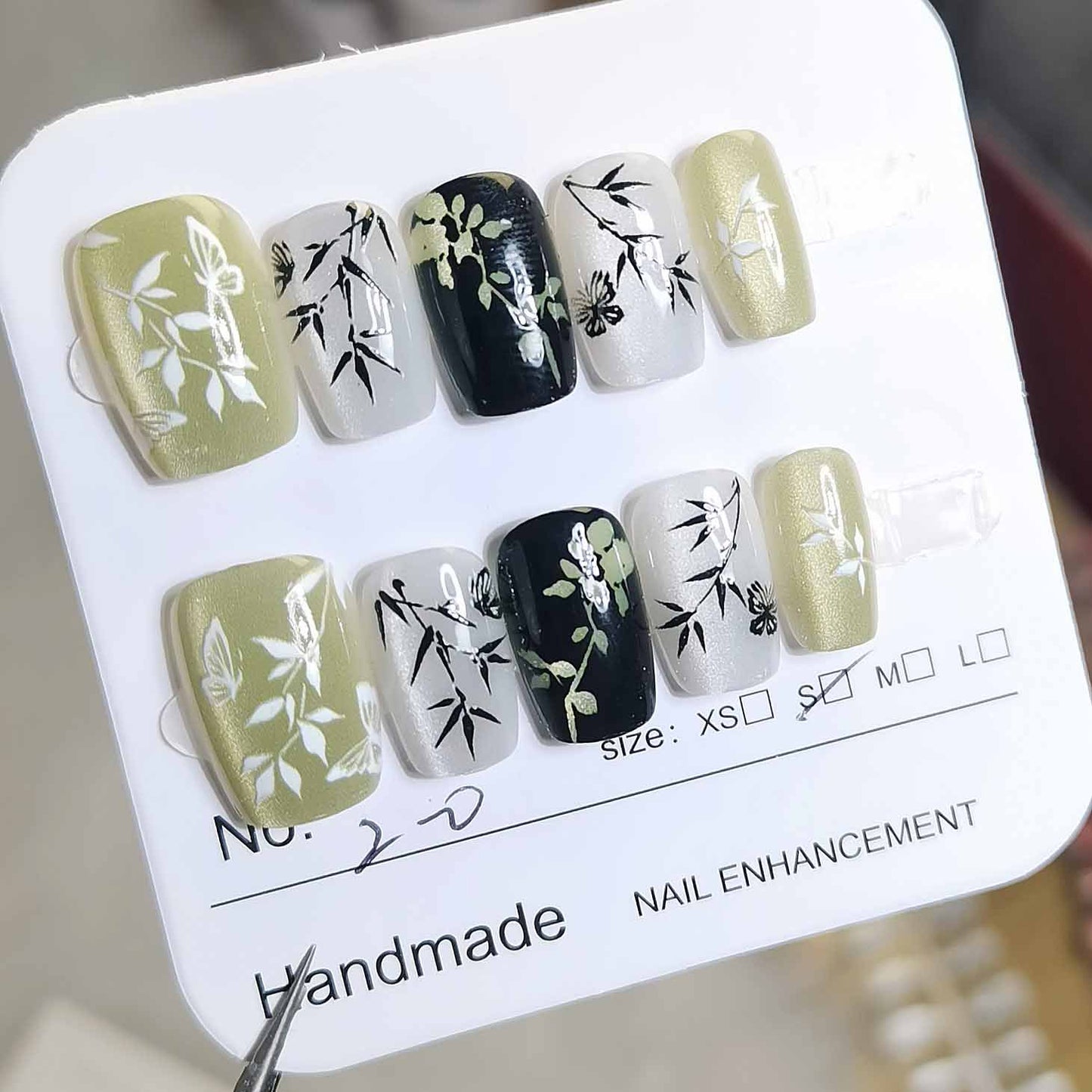 Autocollants pour ongles en forme de chat faits à la main, à porter au quotidien