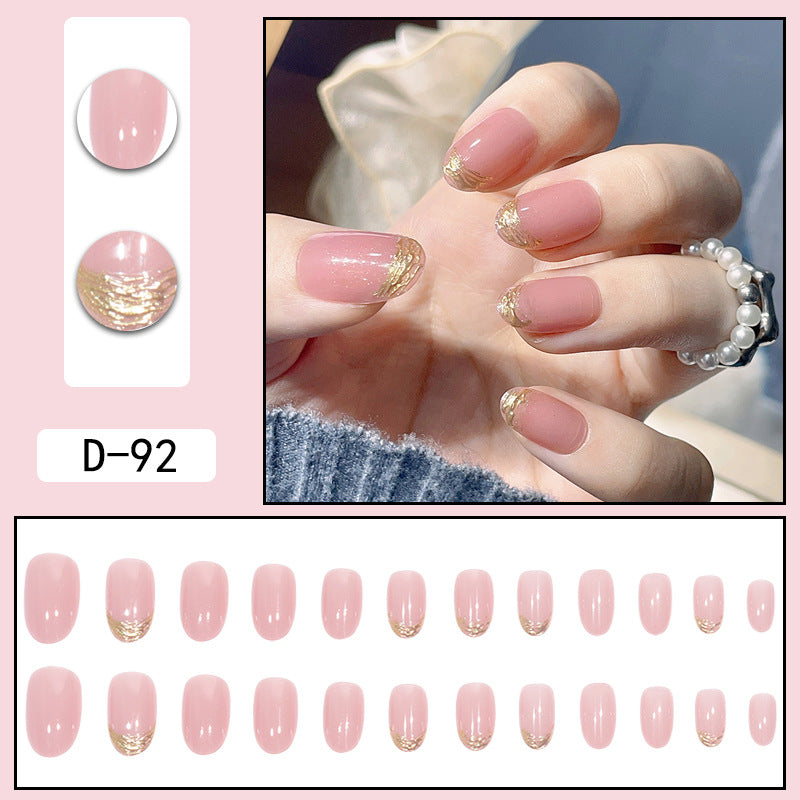 Porter une manucure à pointe Pure Desire Hot Nail Art