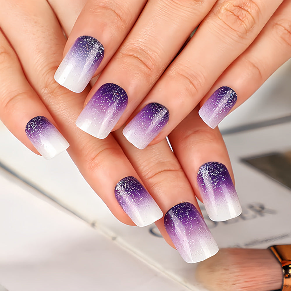 Nail Art dégradé violet coloré et rêveur