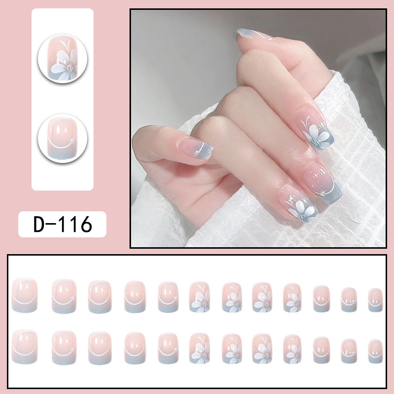 Nail Art détachable et doux avec finition en perles de fleurs blanches