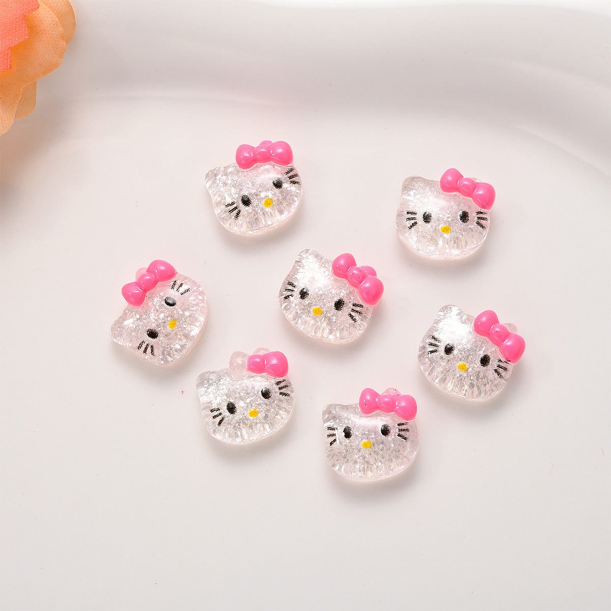 Ornement Hello Kitty mignon dessin animé résine soin des ongles Nail Art