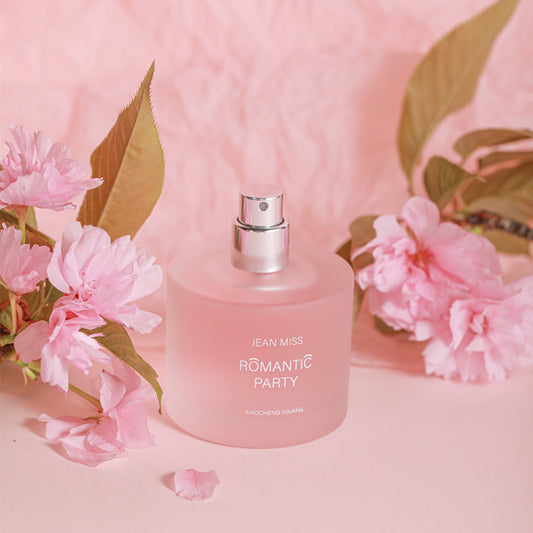 Eau chaude d'hiver aux fleurs de cerisier printanières pour femmes Parfums pour femmes