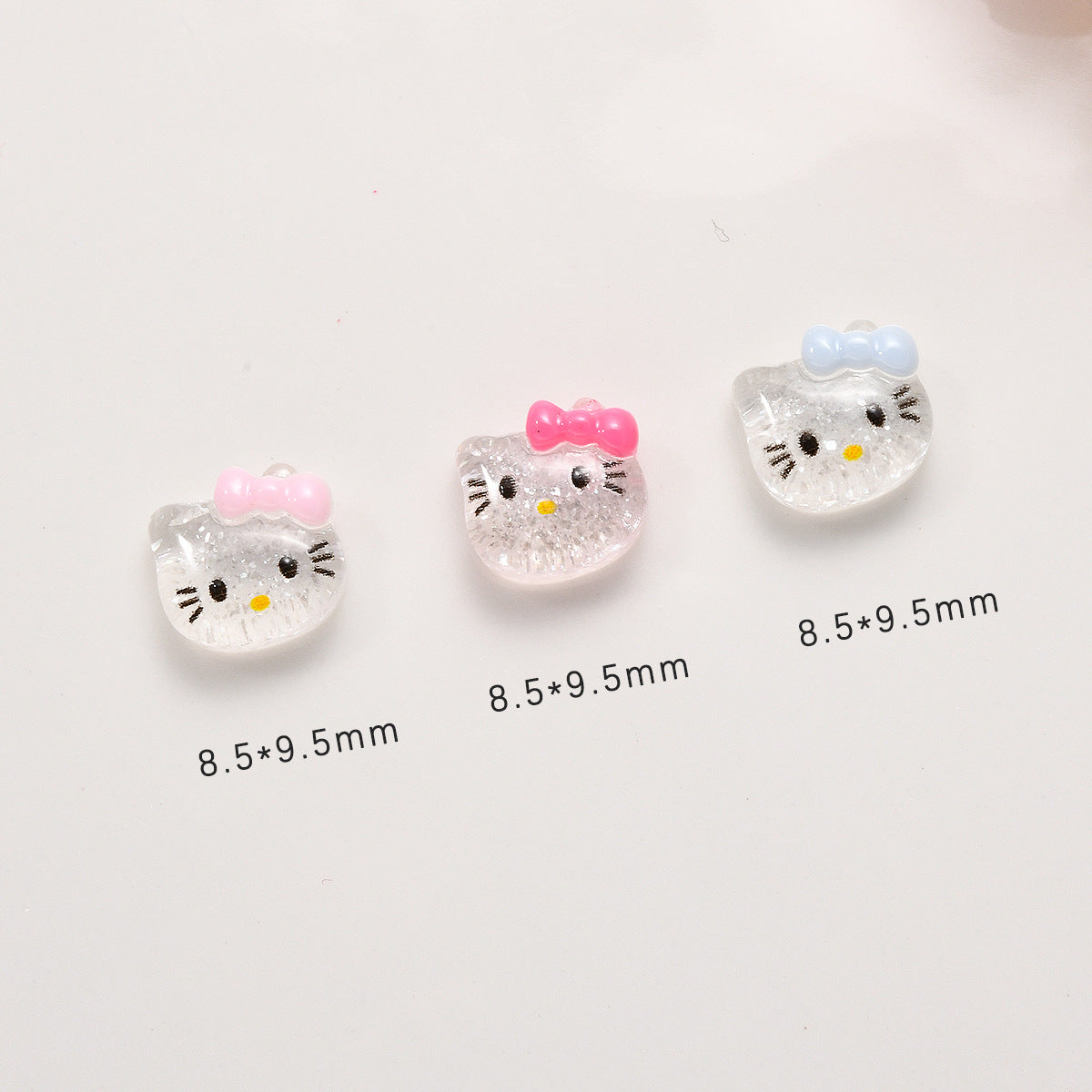 Ornement Hello Kitty mignon dessin animé résine soin des ongles Nail Art