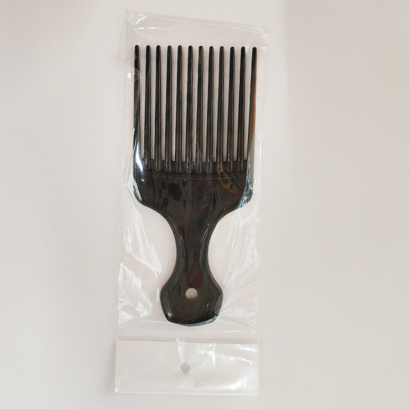 Pour les cheveux gras, choisissez de grandes brosses et peignes