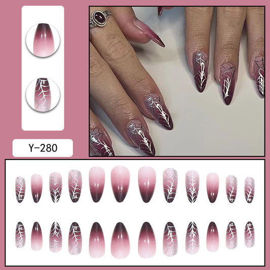 Nail Art de mode Halloween dégradé violet avec toile d'araignée au vent