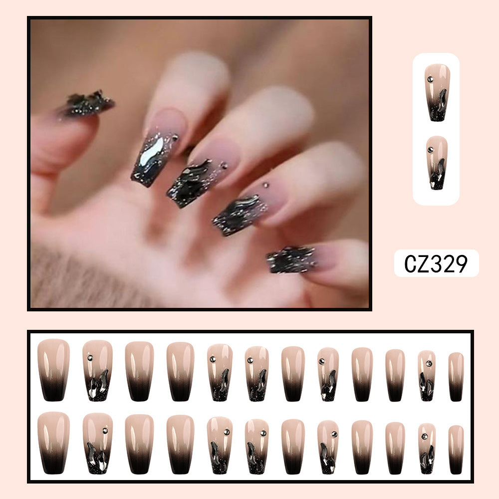 Nail Art avec patch de fleurs étoilées mi-longues