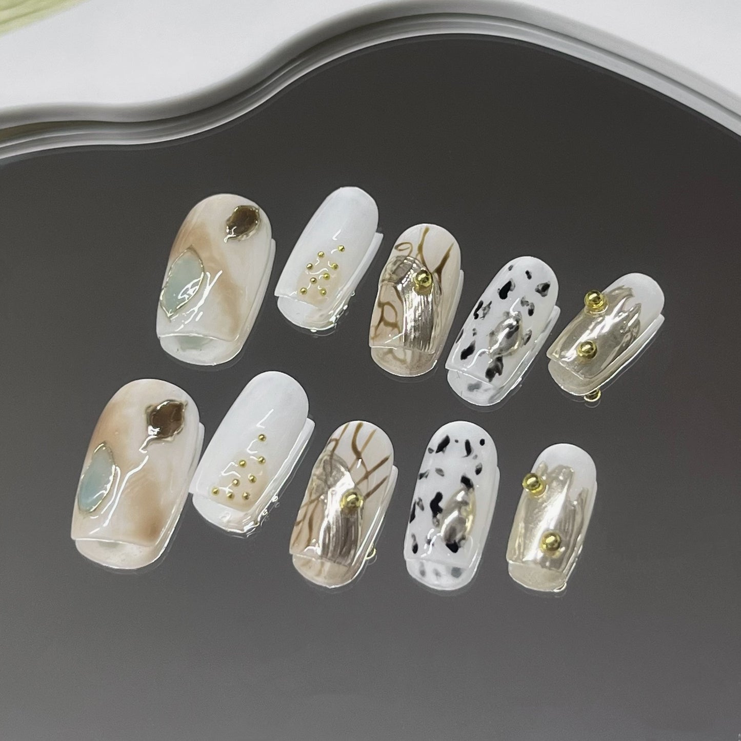 Nail art chinois fleuri caramel Wear Armor