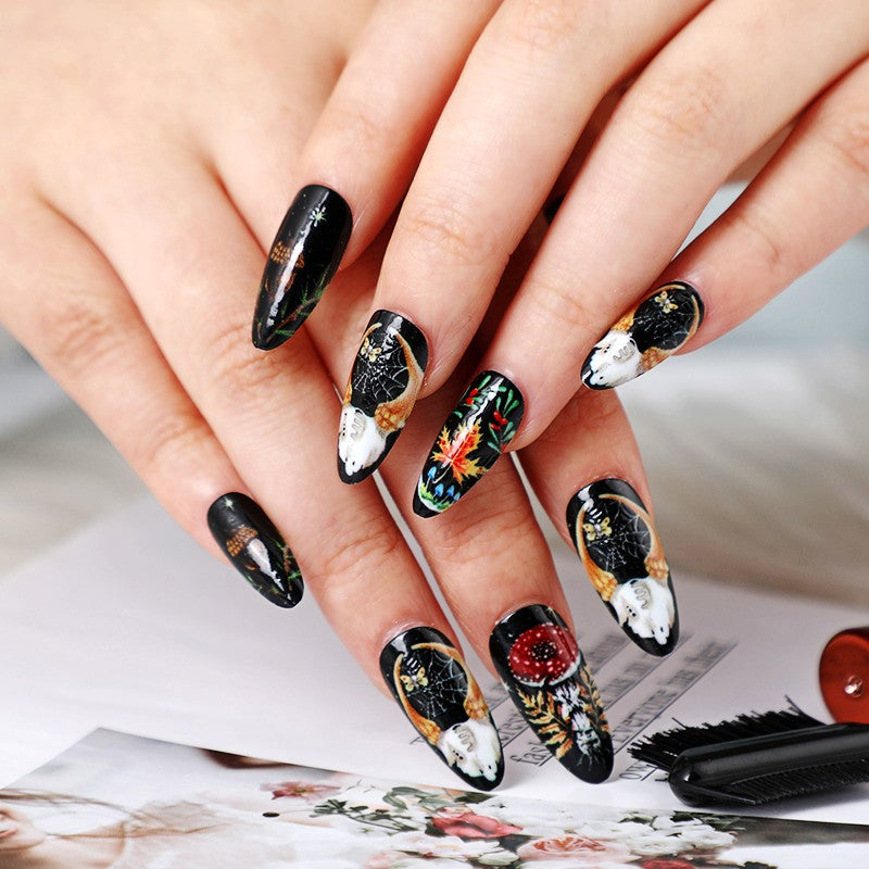 Luxury Retro Maple Leaf Wear Cobweb Nail Art