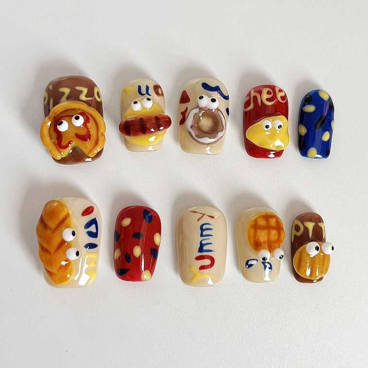 Nail Art court et mignon fait à la main avec un dessin animé