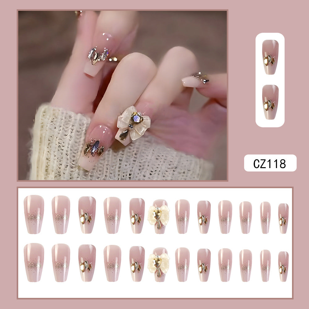 Nail Art avec patch de fleurs étoilées mi-longues