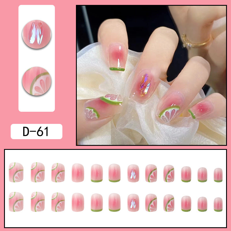 Porter une manucure à pointe Pure Desire Hot Nail Art