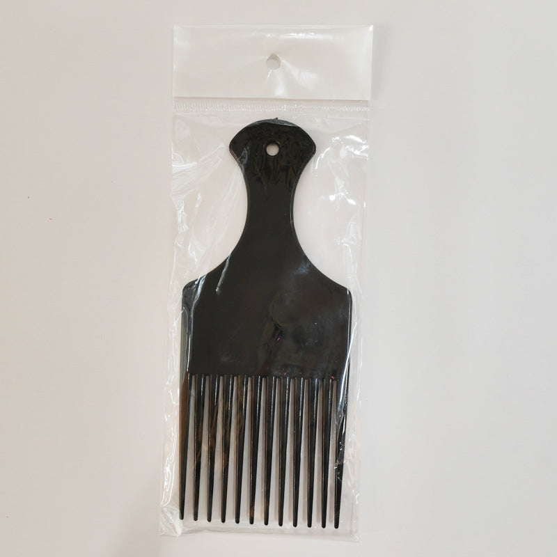 Pour les cheveux gras, choisissez de grandes brosses et peignes