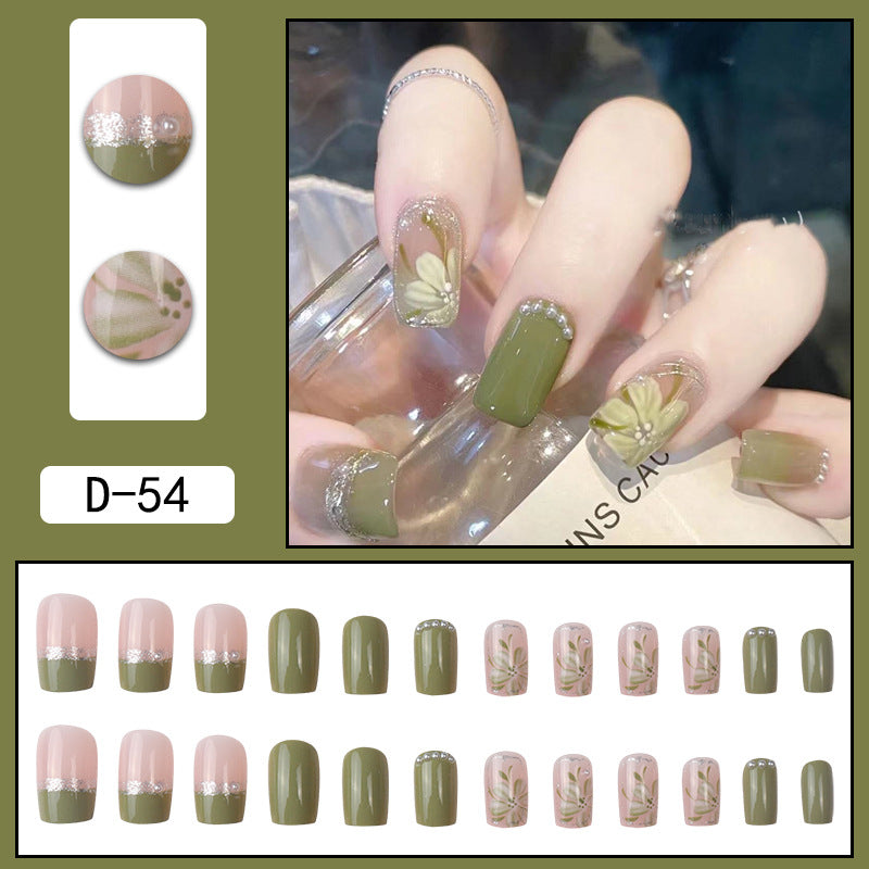 Porter une manucure à pointe Pure Desire Hot Nail Art