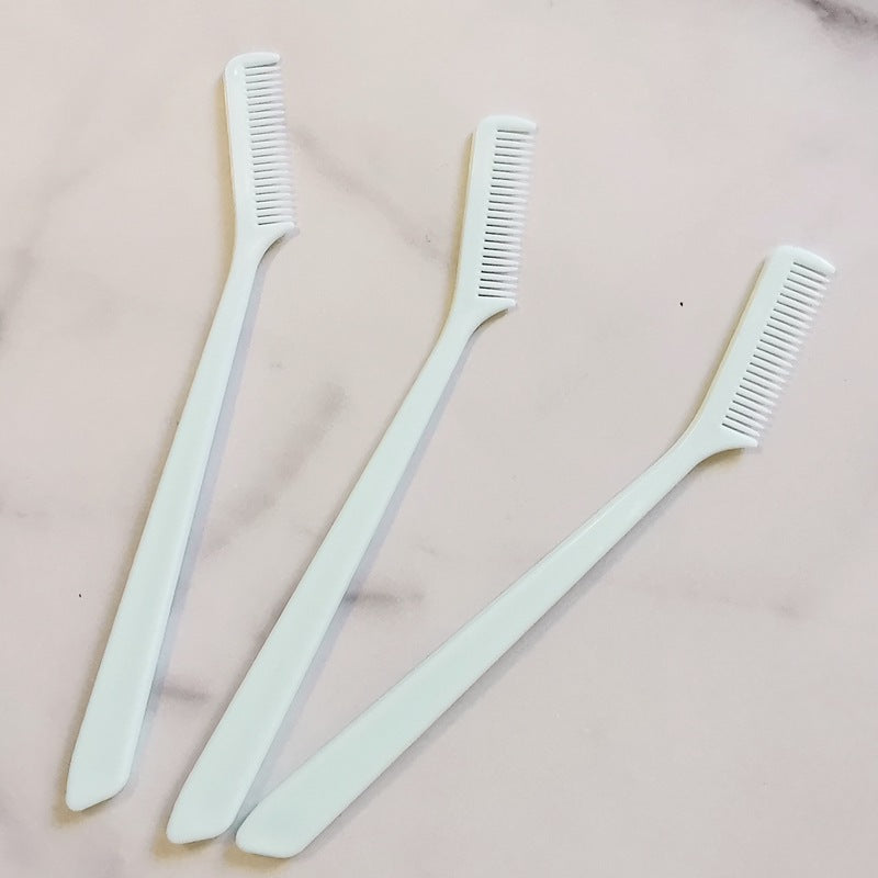 Mini-pinceau à sourcils et petits accessoires de maquillage pour cils