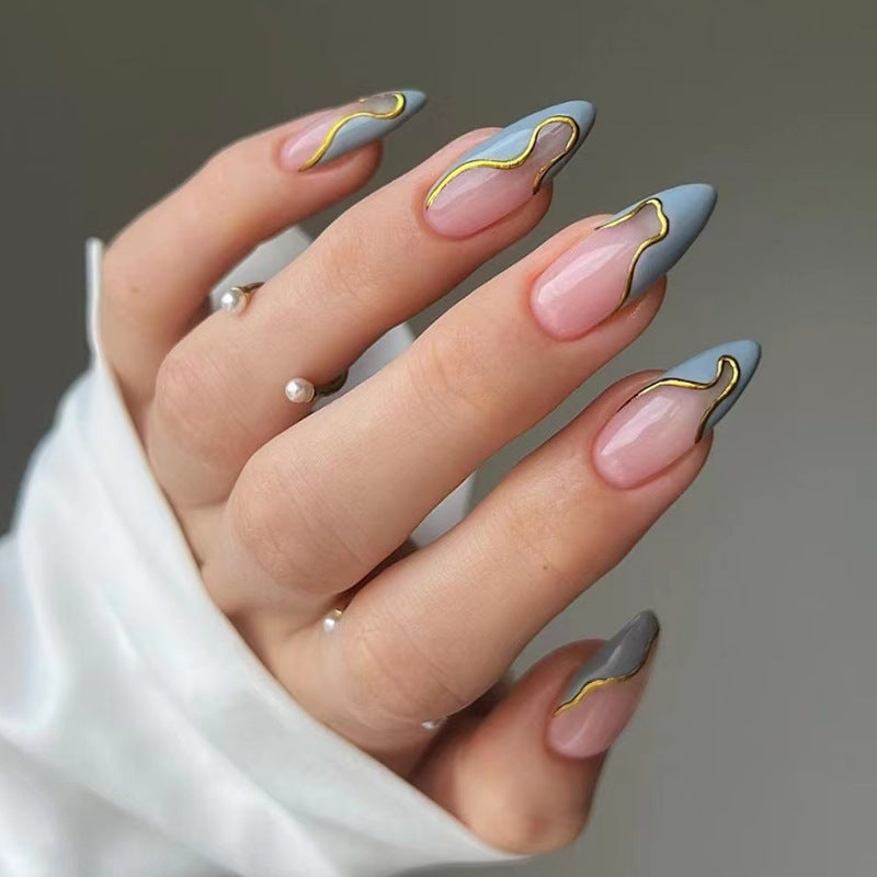 Nail Art amovible ondulé bleu à bord doré avec armure en forme de goutte d'eau