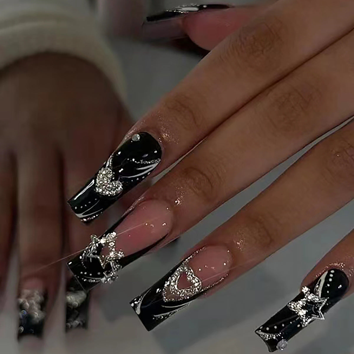 Nail art pailleté cool Love Star Dark Series