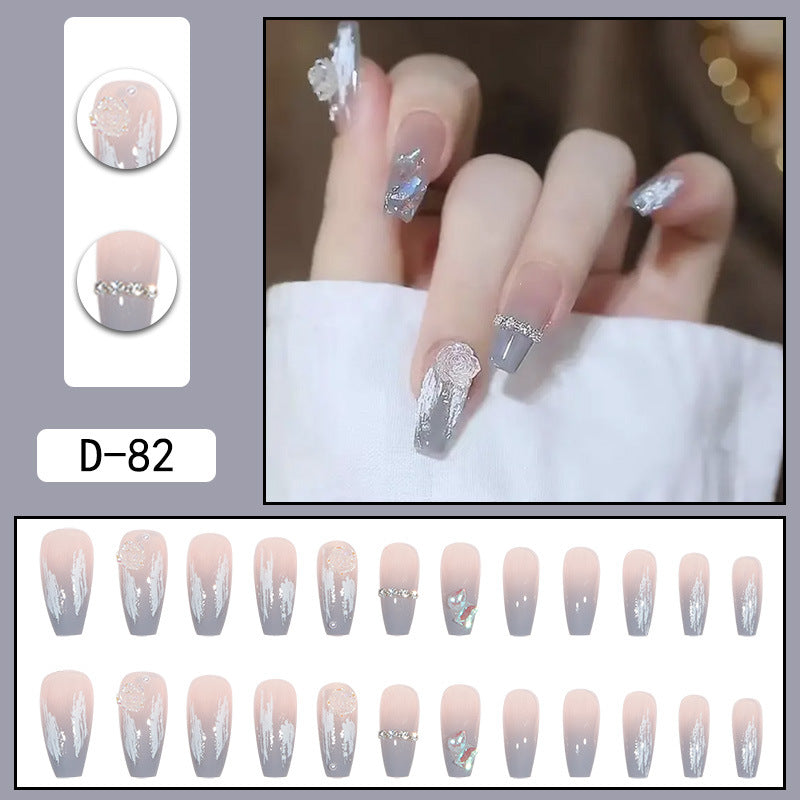 Porter une manucure à pointe Pure Desire Hot Nail Art