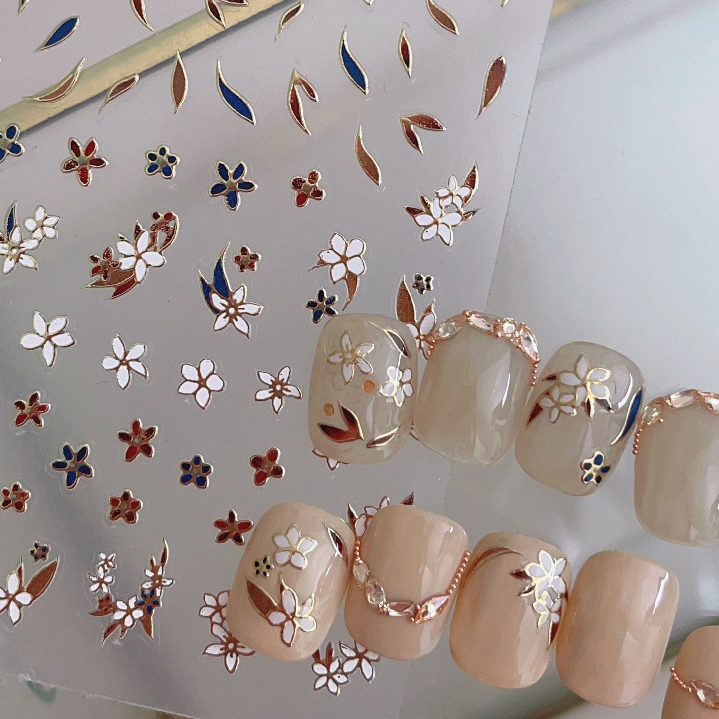 Unique Embossed Cute Daisy Glazed Flower Nail Stickers