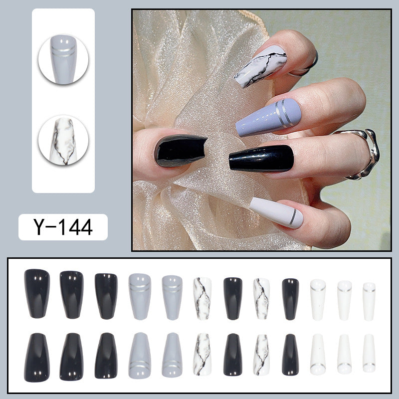 Faux ongles courts Wear Armor Nail Art