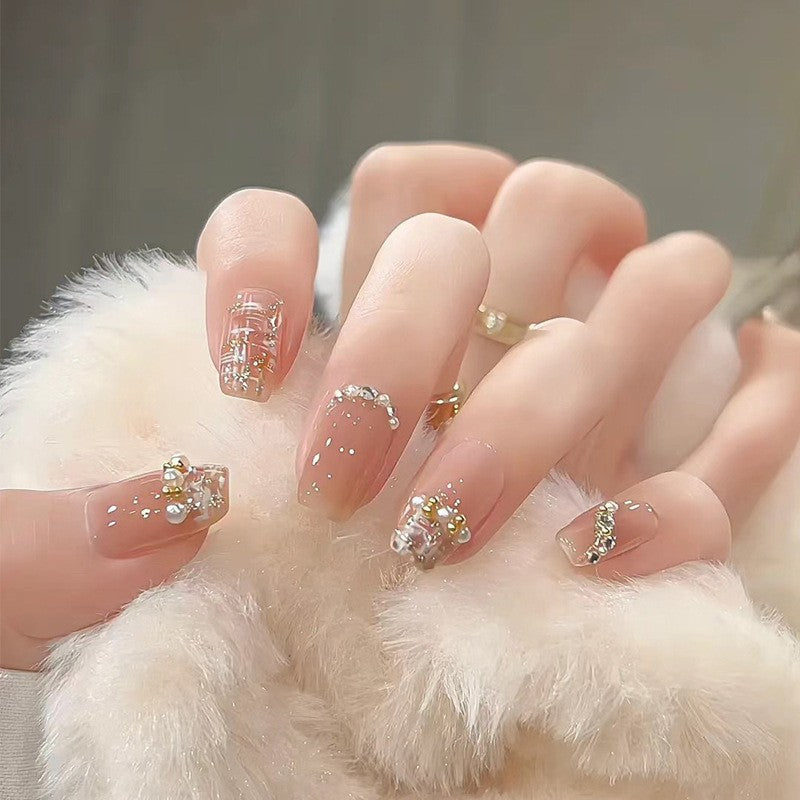 Nail art Wear Armor Diamond dans les débris