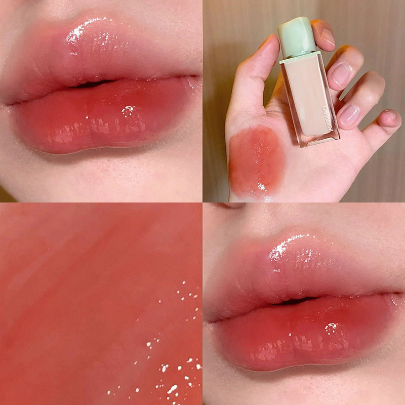 Gloss à lèvres laqué pseudo uni blanc effet miroir