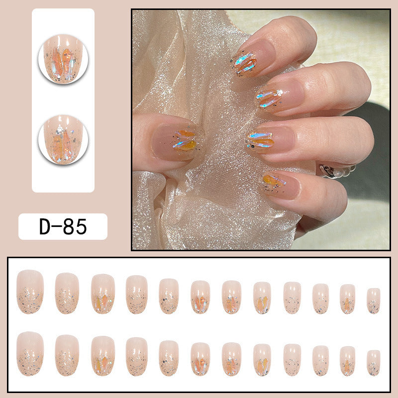 Porter une manucure à pointe Pure Desire Hot Nail Art