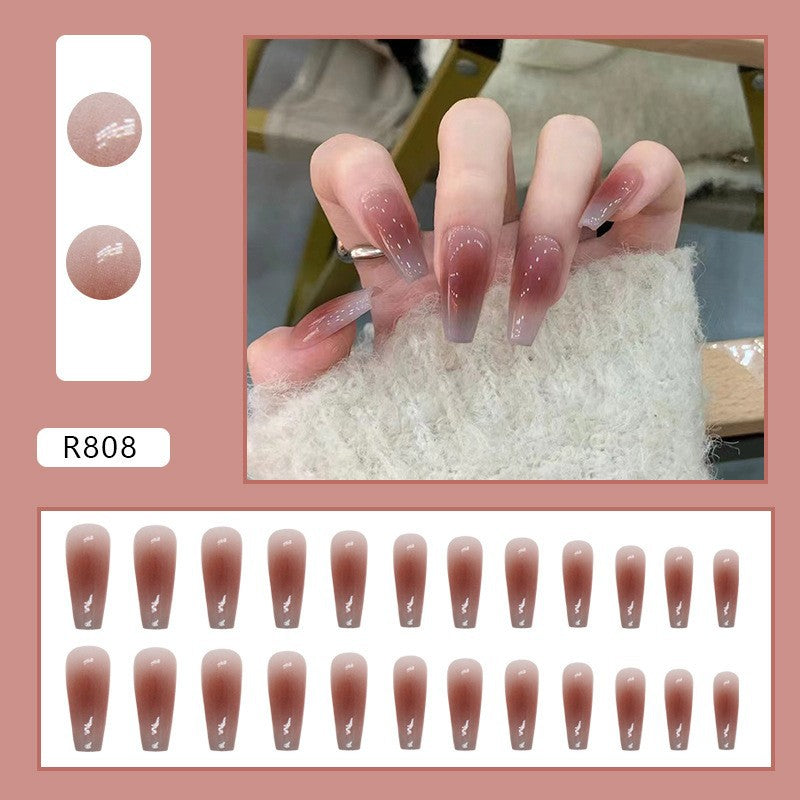 Finitions rigoureusement sélectionnées pour porter un nail art Armor