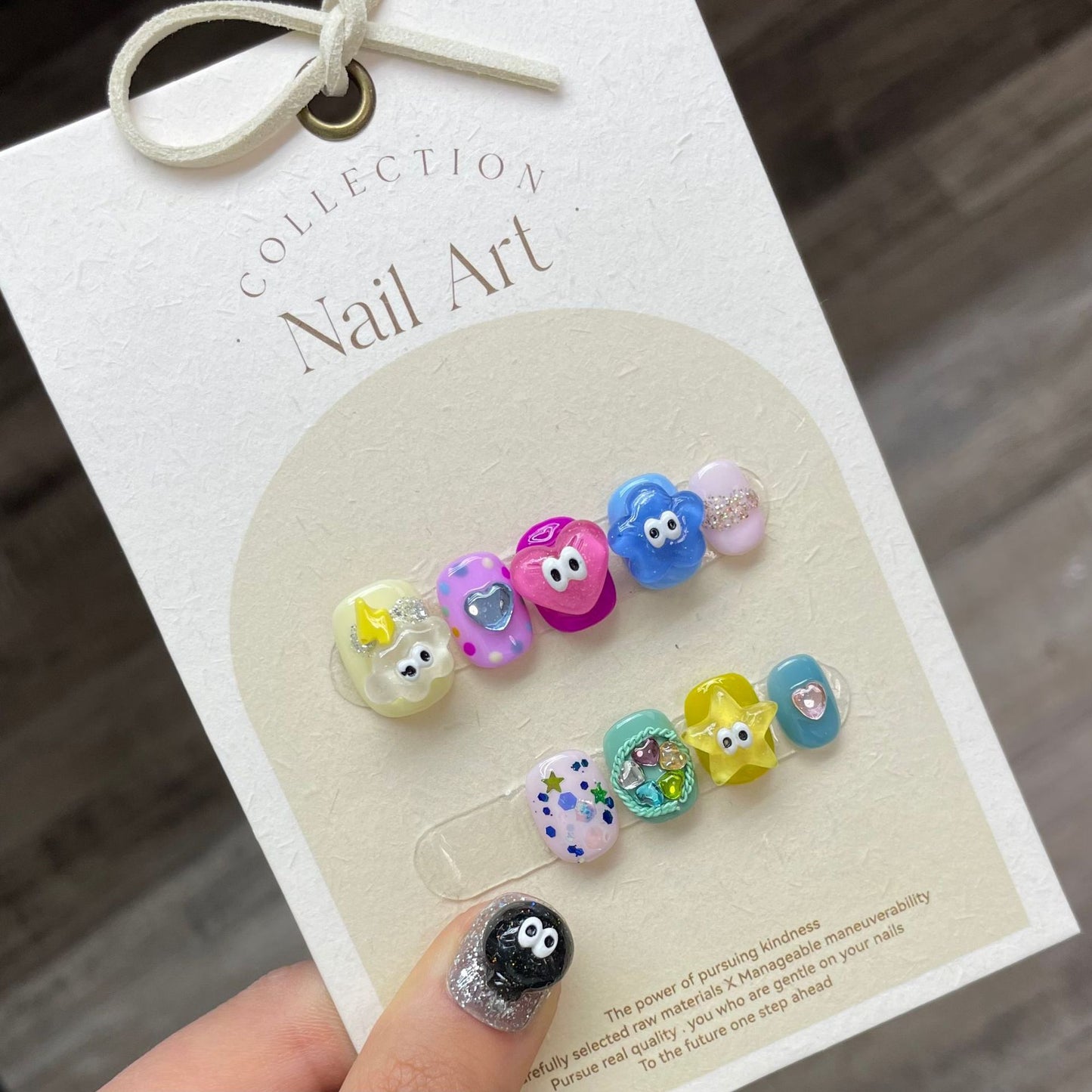 Autocollants pour ongles en forme d'armure de dessin animé mignon de couleur bonbon