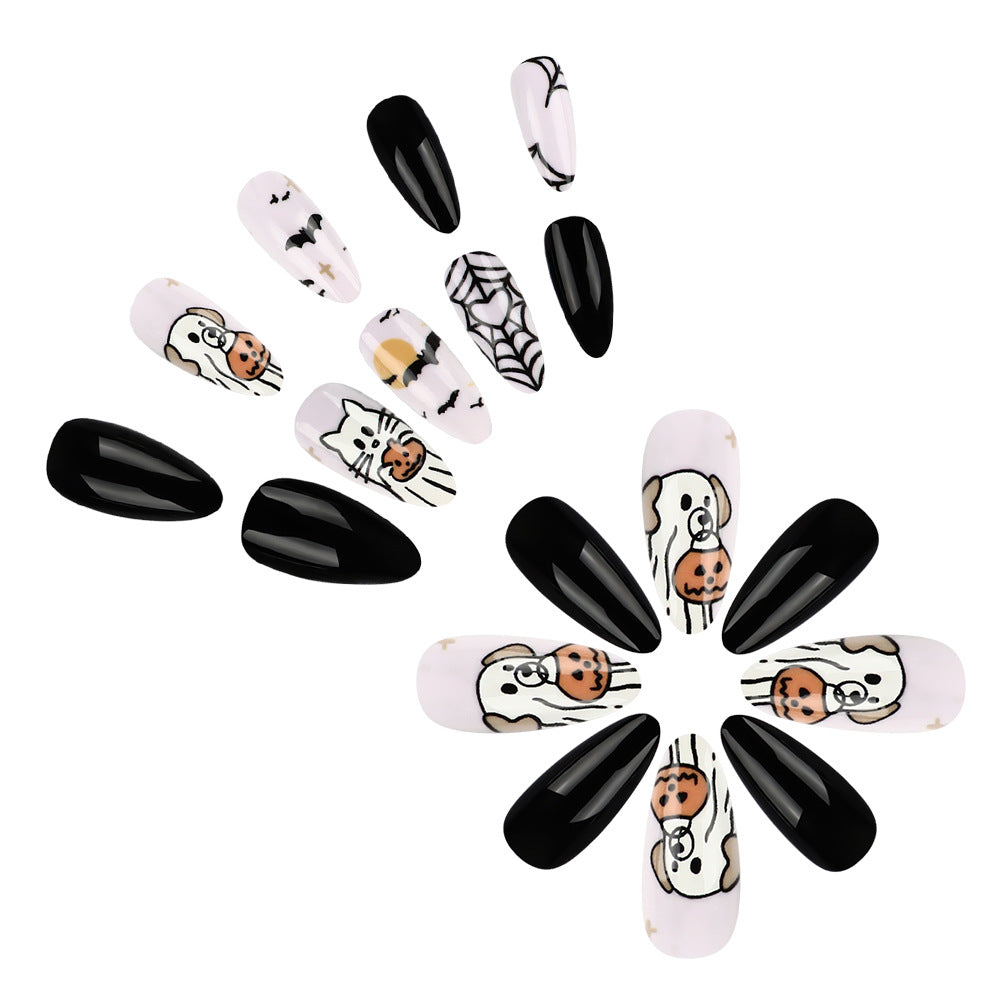 Nail art animal mignon en contraste de couleur noir et blanc