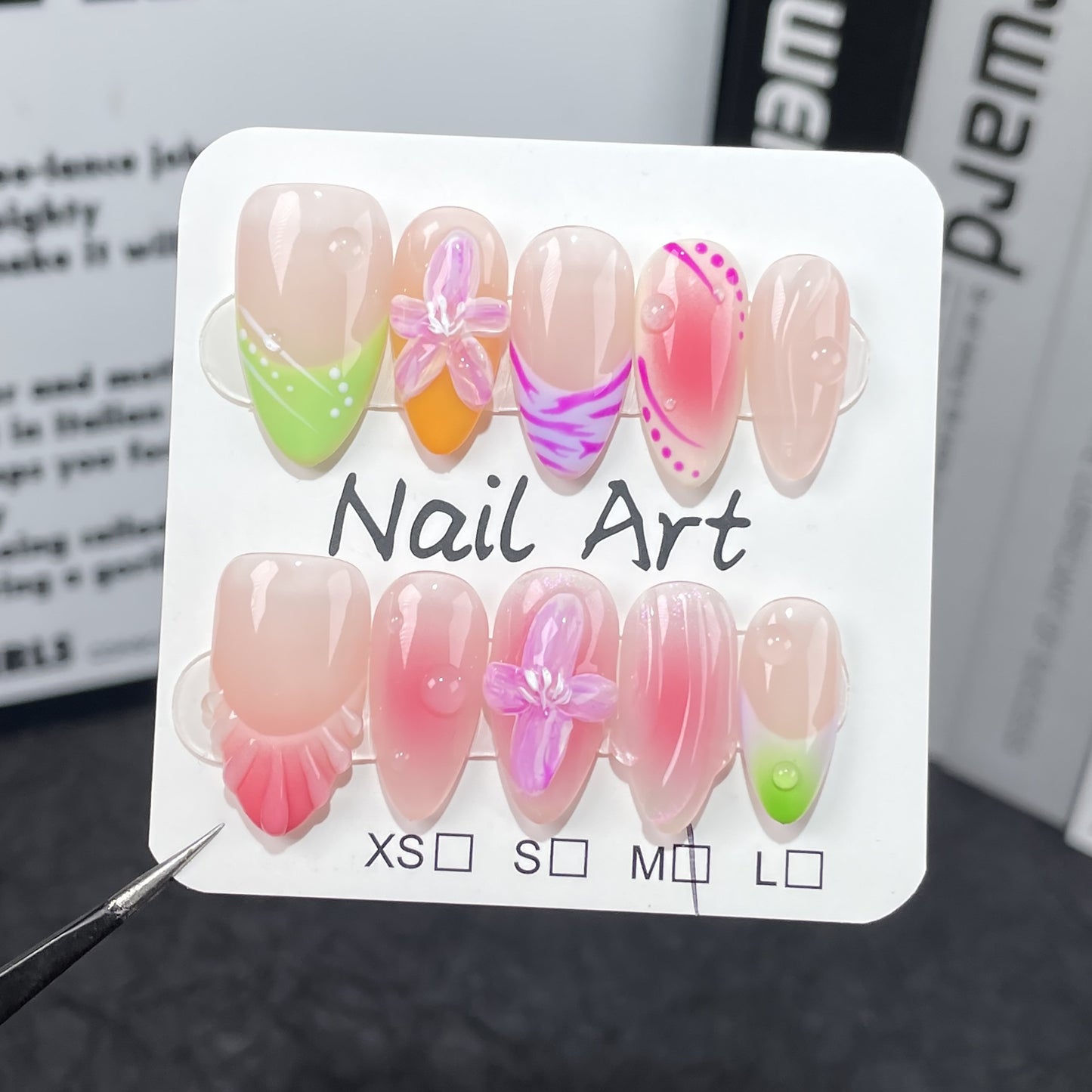 Nail Art en relief transparent style Blush Ice French