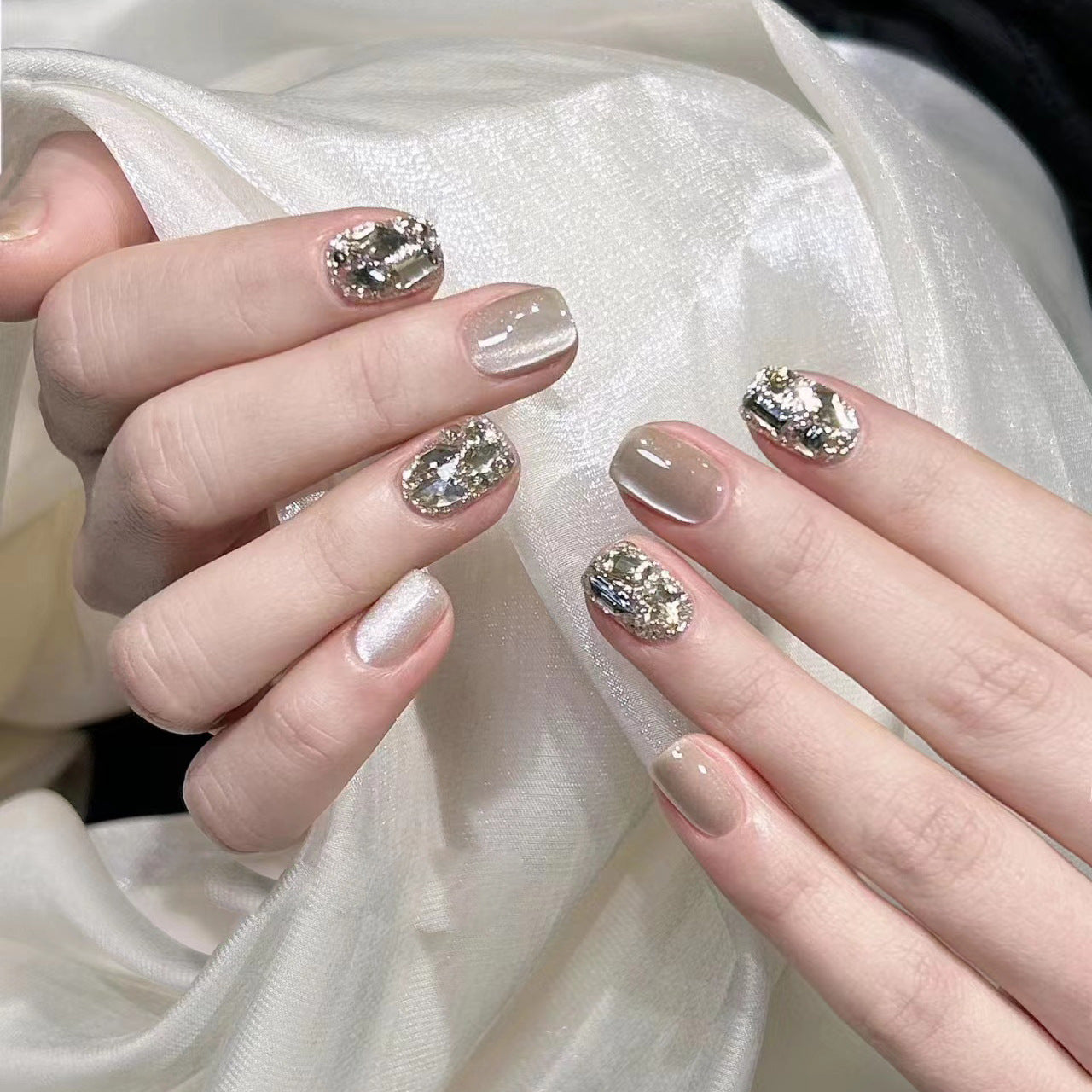 Nail art simple carré court Armor Full Diamond