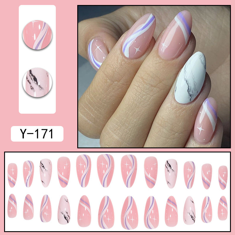 Faux ongles courts Wear Armor Nail Art