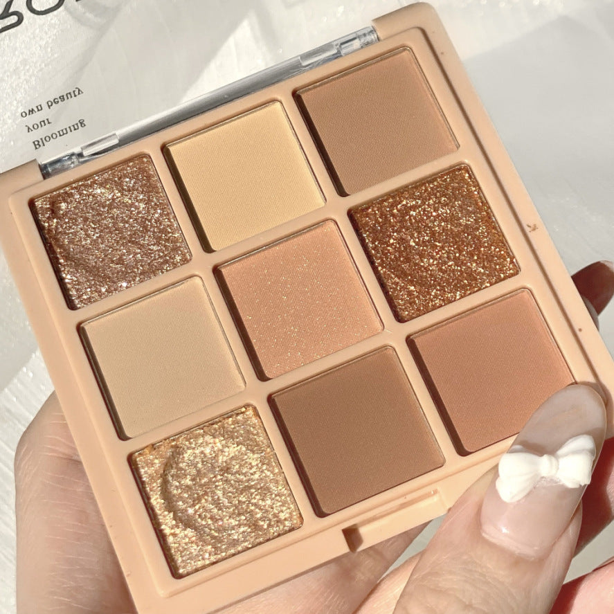 Fard à paupières mat réparateur et surligneur Nine Colors Shadow Plate Blush